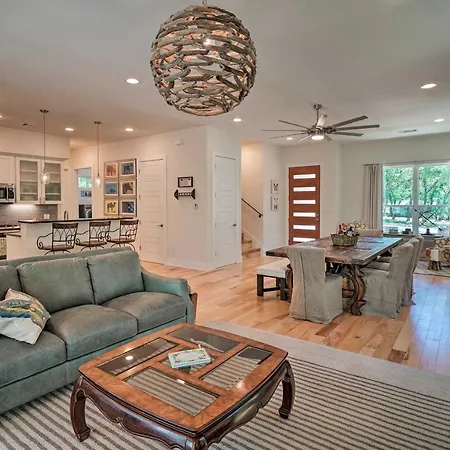 Spacious Getaway With Patio, 3 Blocks To Lake Austin